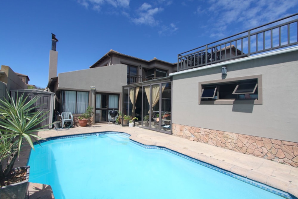 Double-storey house for sale in Big Bay - 1TV1731834