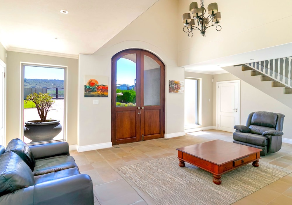 Double-storey house for sale in Myoli Beach - 1SH1730011 Double-storey house for sale in Myoli Beach - 1SH1730011