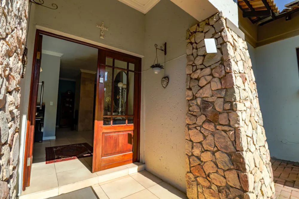 Security estate home sold in Midstream Estate - CN1728648