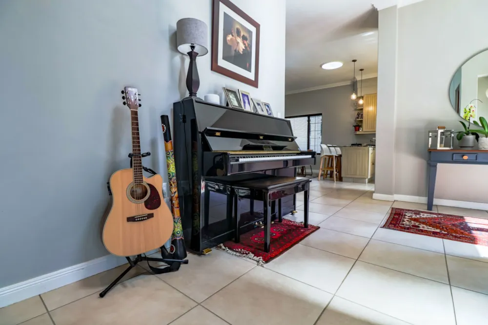 Security estate home sold in Midstream Estate - CN1728648