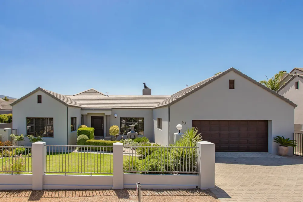 Security estate home for sale in Paryskloof - TK1728801 Security estate home for sale in Paryskloof - TK1728801