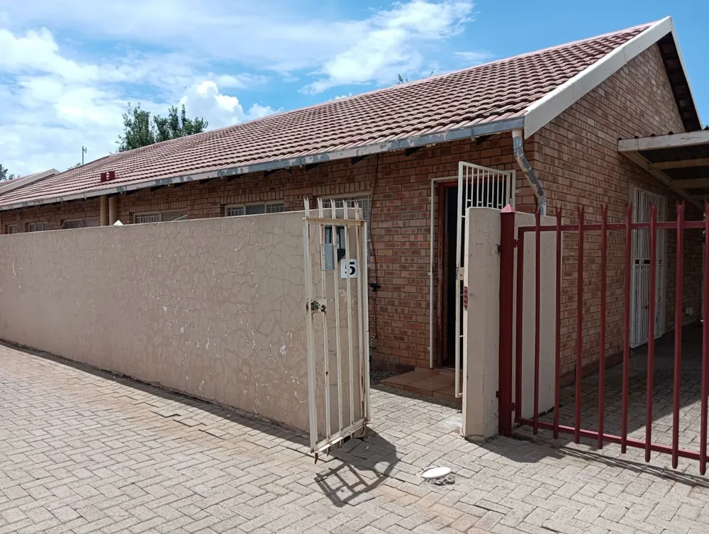 Townhouse let in Brandfort - 1BX1730390 Townhouse let in Brandfort - 1BX1730390
