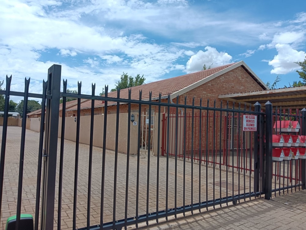 Townhouse let in Brandfort - 1BX1730390