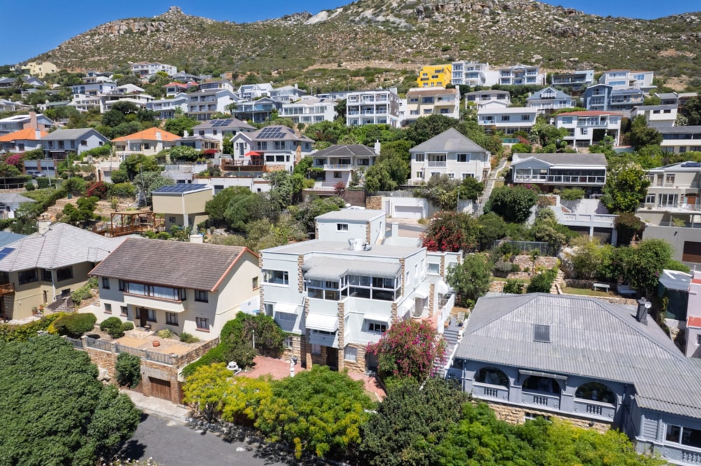 Double-storey house for sale in Fish Hoek - FH1729540 Double-storey house for sale in Fish Hoek - FH1729540