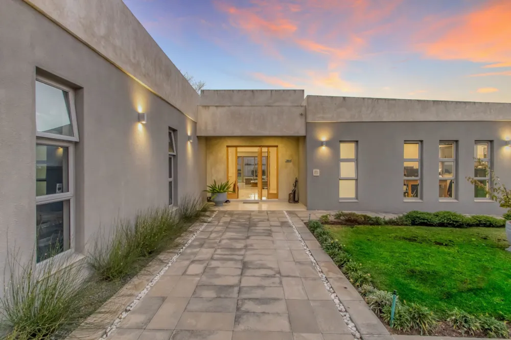 Single-storey cluster for sale in Oaklands, Johannesburg - HP1728198 Single-storey cluster for sale in Oaklands, Johannesburg - HP1728198