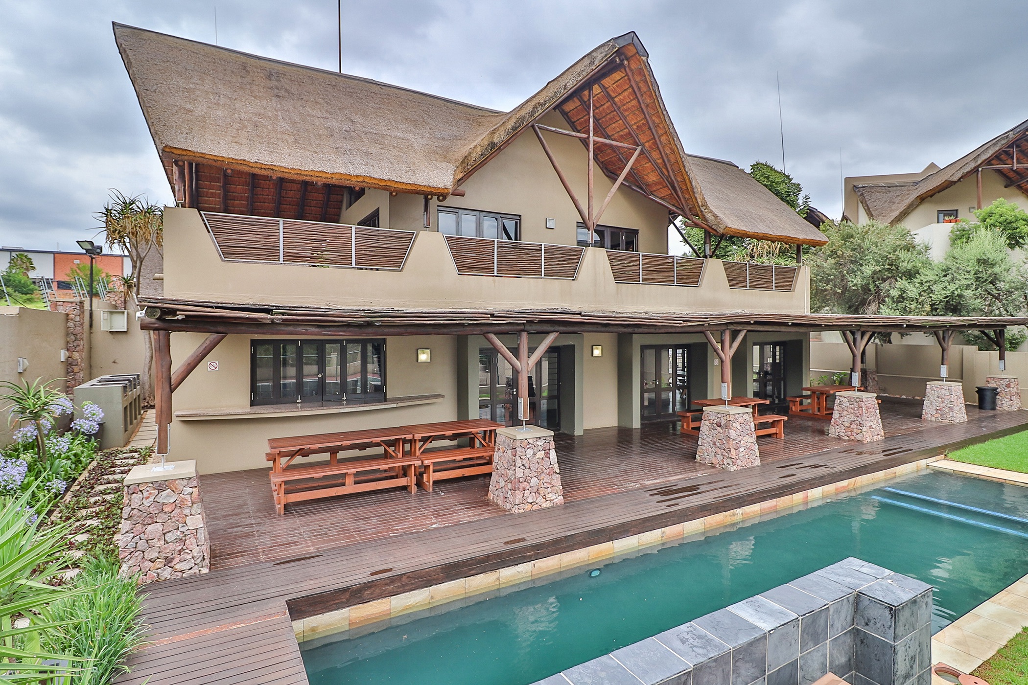 Townhouse for sale in Douglasdale - FW1730748