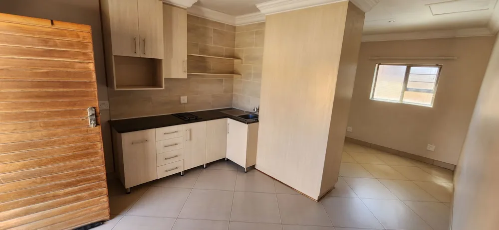 Bachelor apartment let in Cassandra - 1KJ1724962 Bachelor apartment let in Cassandra - 1KJ1724962