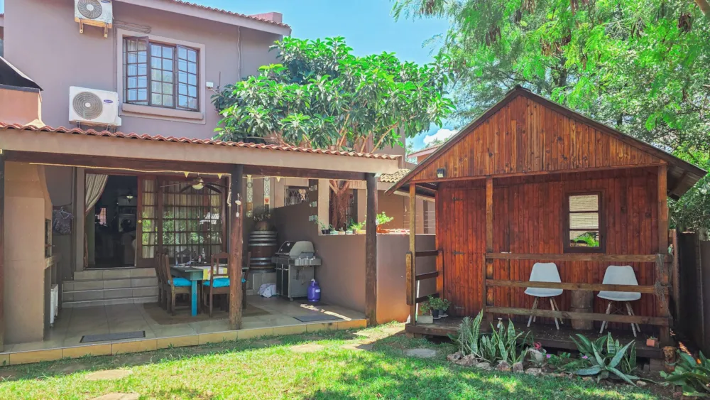 Townhouse for sale in Komatipoort - 1NK1730715 Townhouse for sale in Komatipoort - 1NK1730715