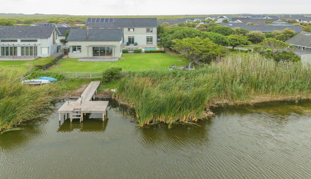 Double-storey house for sale in Lake Michelle - FH1729650