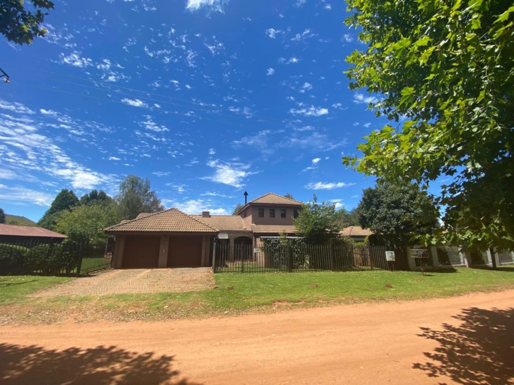 Double-storey house for sale in Dullstroom - 1DS1725122