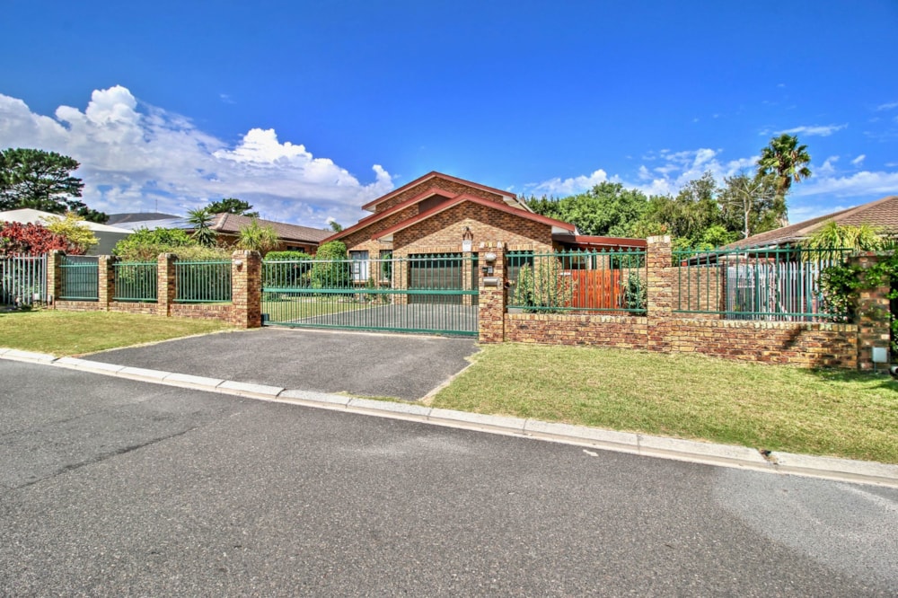 House for sale in Welgelegen, Parow - 1PLA1731287