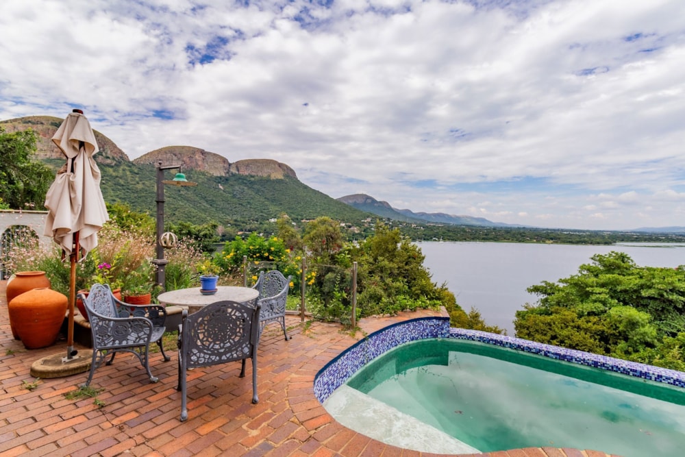 Double-storey house for sale in Kosmos - 1HR1731423 Double-storey house for sale in Kosmos - 1HR1731423