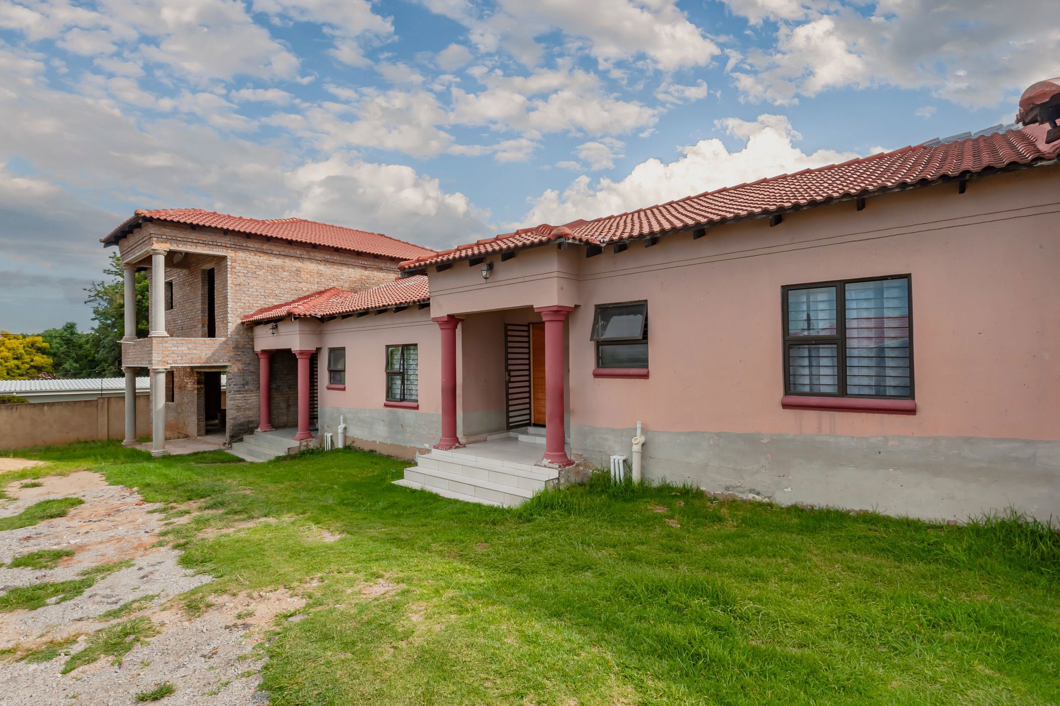 House for sale in Kew - 1JE1319345