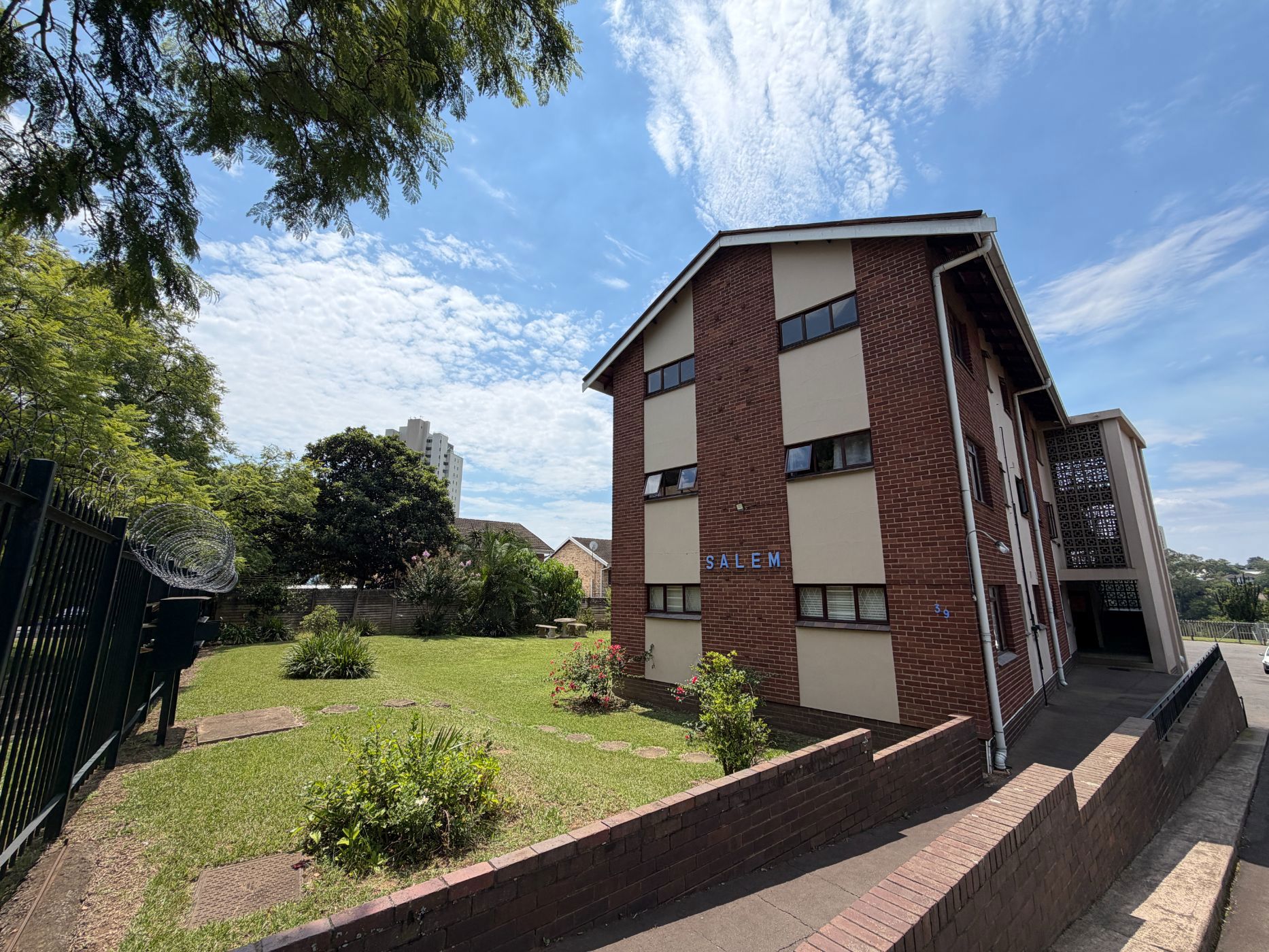 Multi-storey apartment to rent in Scottsville, Pietermaritzburg - 1PM1730873