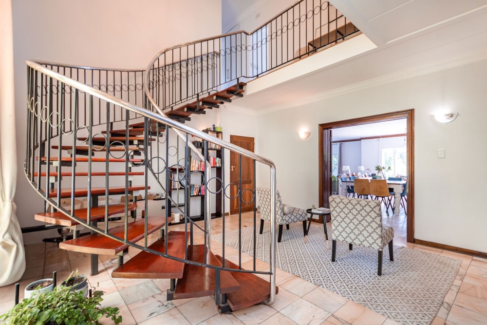 Double-storey house to rent in Parkwood, Johannesburg - JBL1729407