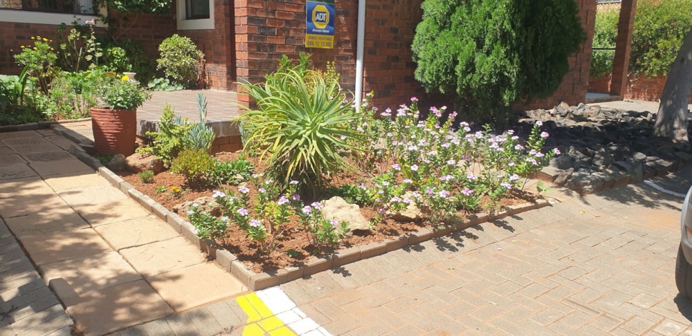 Bachelor apartment for sale in Dan Pienaar - 1BX1731855