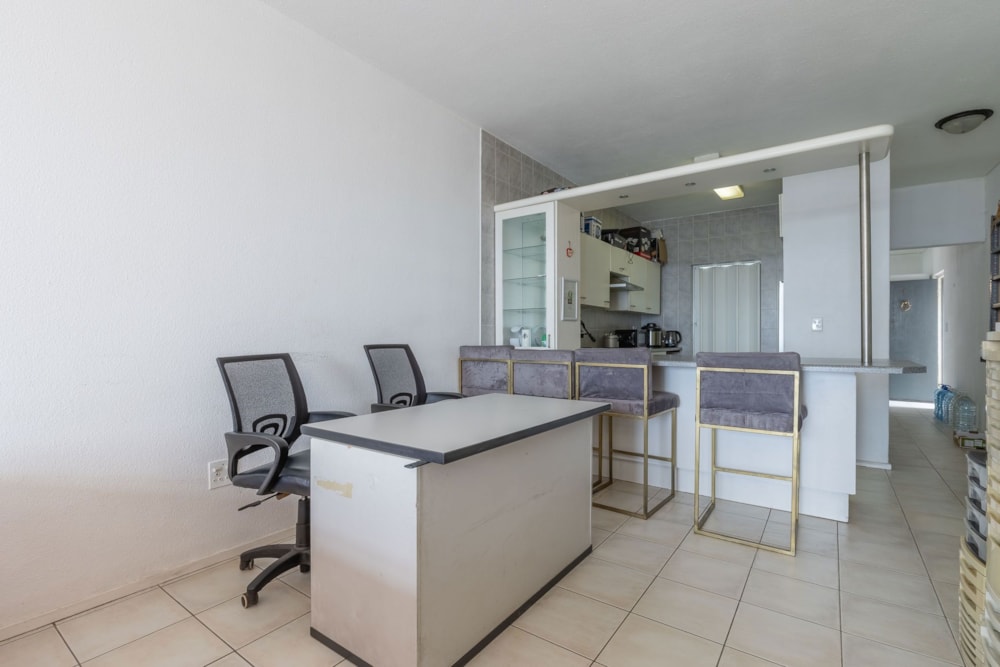 Apartment for sale in Northcliff, Johannesburg - RAN1728385