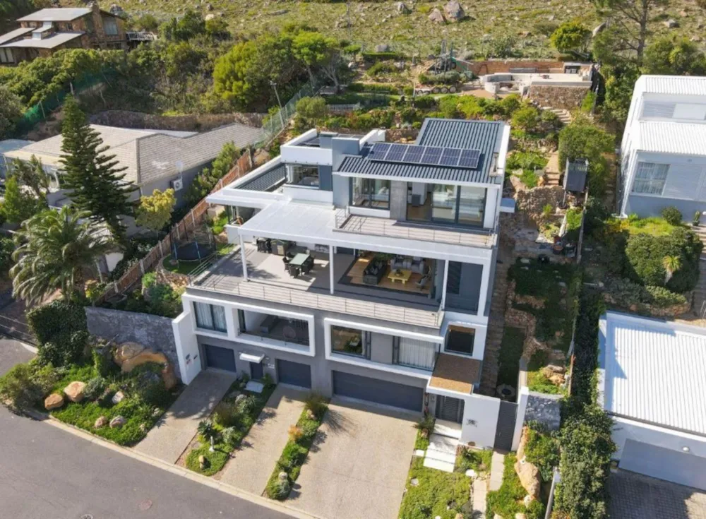 House sold in Camps Bay - AS1722575 House sold in Camps Bay - AS1722575