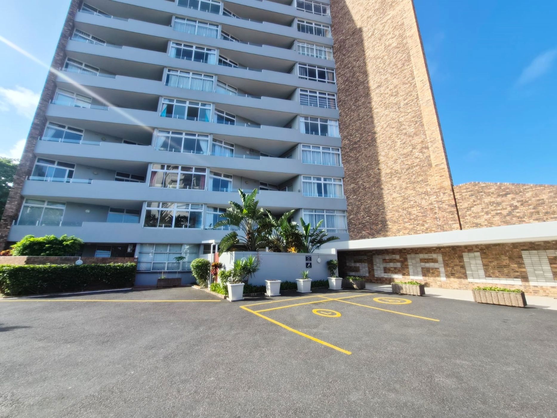 Apartment to rent in uMhlanga Rocks - 1ND1729386
