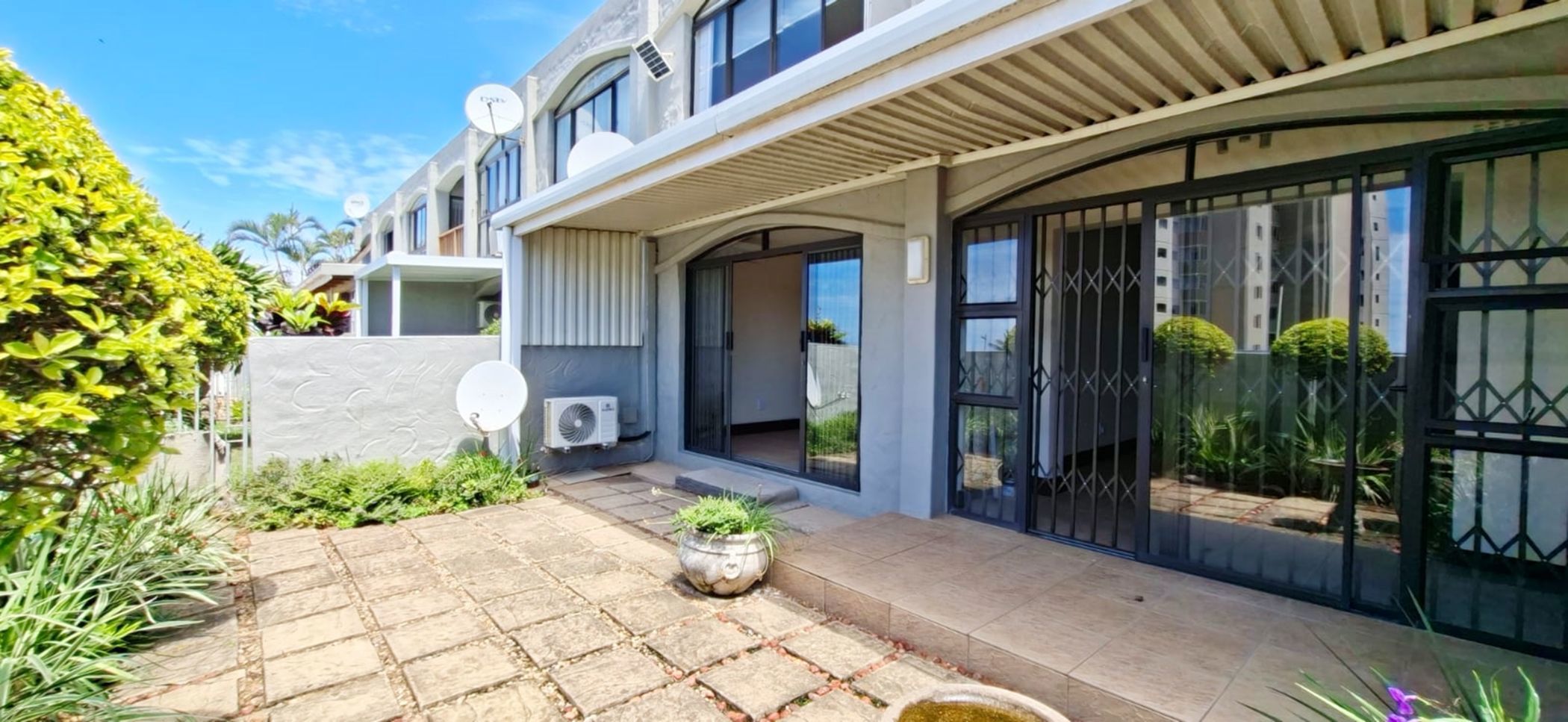 Apartment to rent in uMhlanga Rocks - 1ND1731796