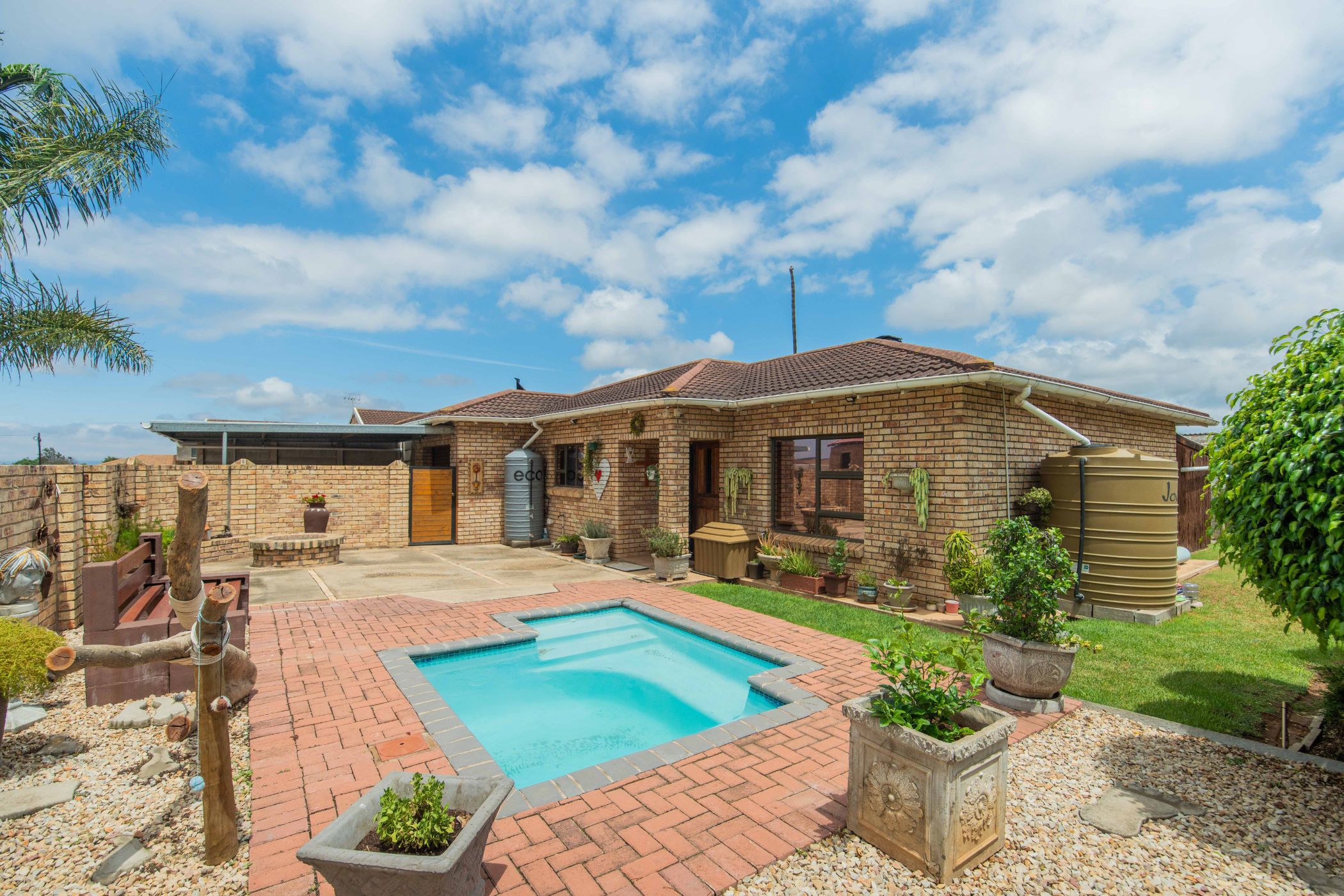 Townhouse for sale in Vanes Estate - 1UK1728175