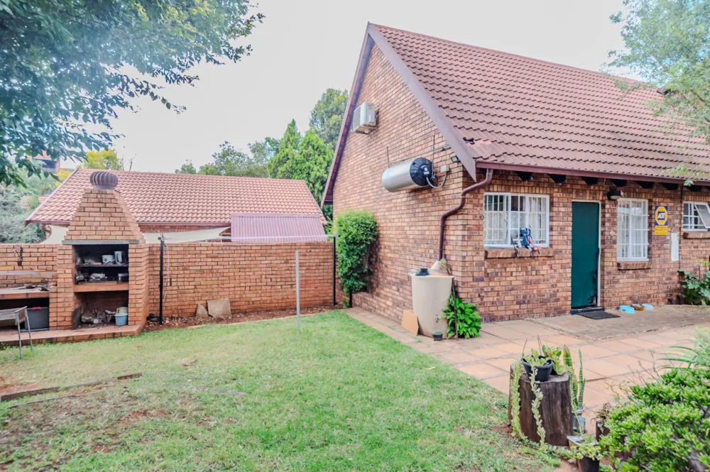 Townhouse for sale in Zwartkop - CN1731449 Townhouse for sale in Zwartkop - CN1731449