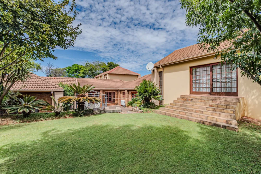 Double-storey house for sale in Zwartkop - CN1726382 Double-storey house for sale in Zwartkop - CN1726382