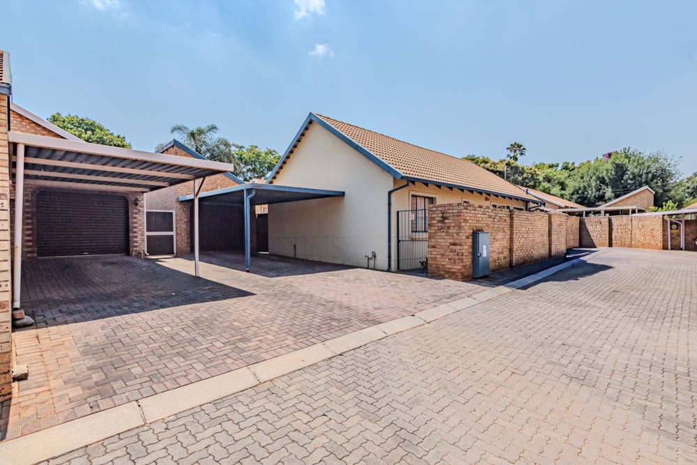 House for sale in Clubview - CN1730157