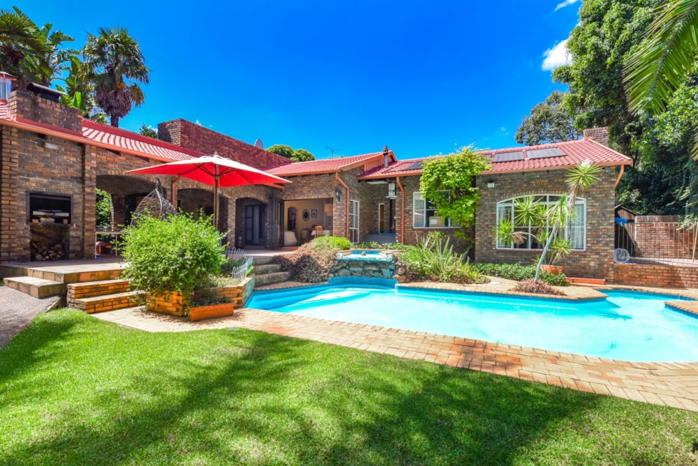 House for sale in Douglasdale - FW1730527