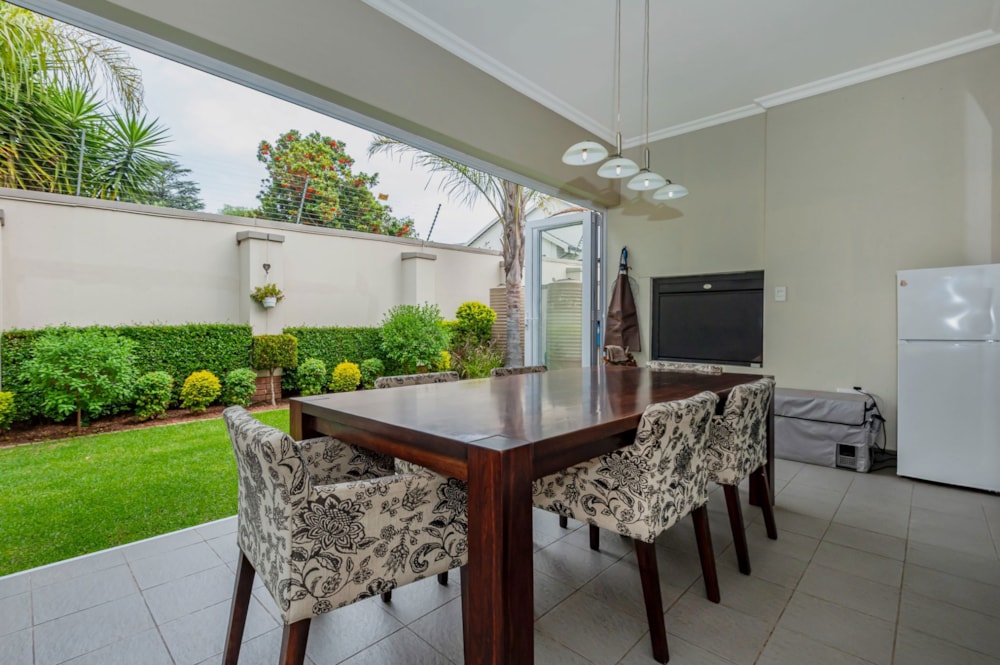 Townhouse for sale in Bryanston - RAN1729573