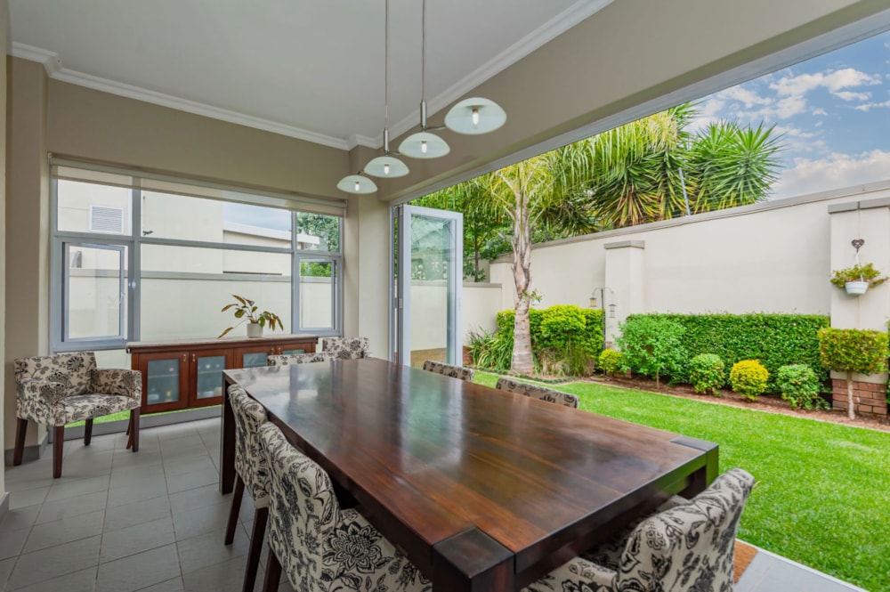 Townhouse for sale in Bryanston - RAN1729573