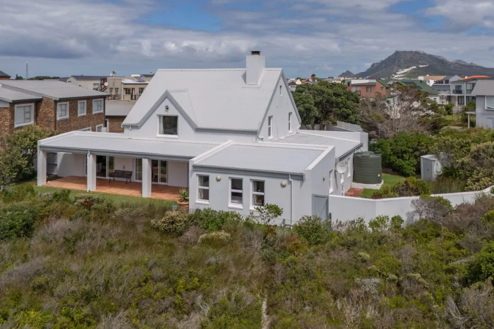 Double-storey house sold in Bettys Bay - KN1731685 Double-storey house sold in Bettys Bay - KN1731685