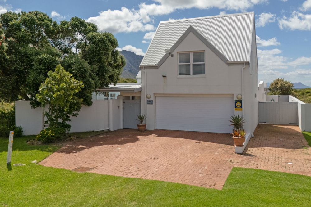 Double-storey house for sale in Bettys Bay - KN1731685 Double-storey house for sale in Bettys Bay - KN1731685