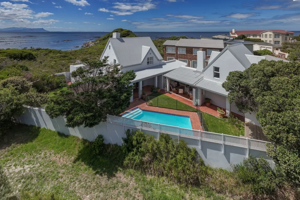 Double-storey house sold in Bettys Bay - KN1731685 Double-storey house sold in Bettys Bay - KN1731685