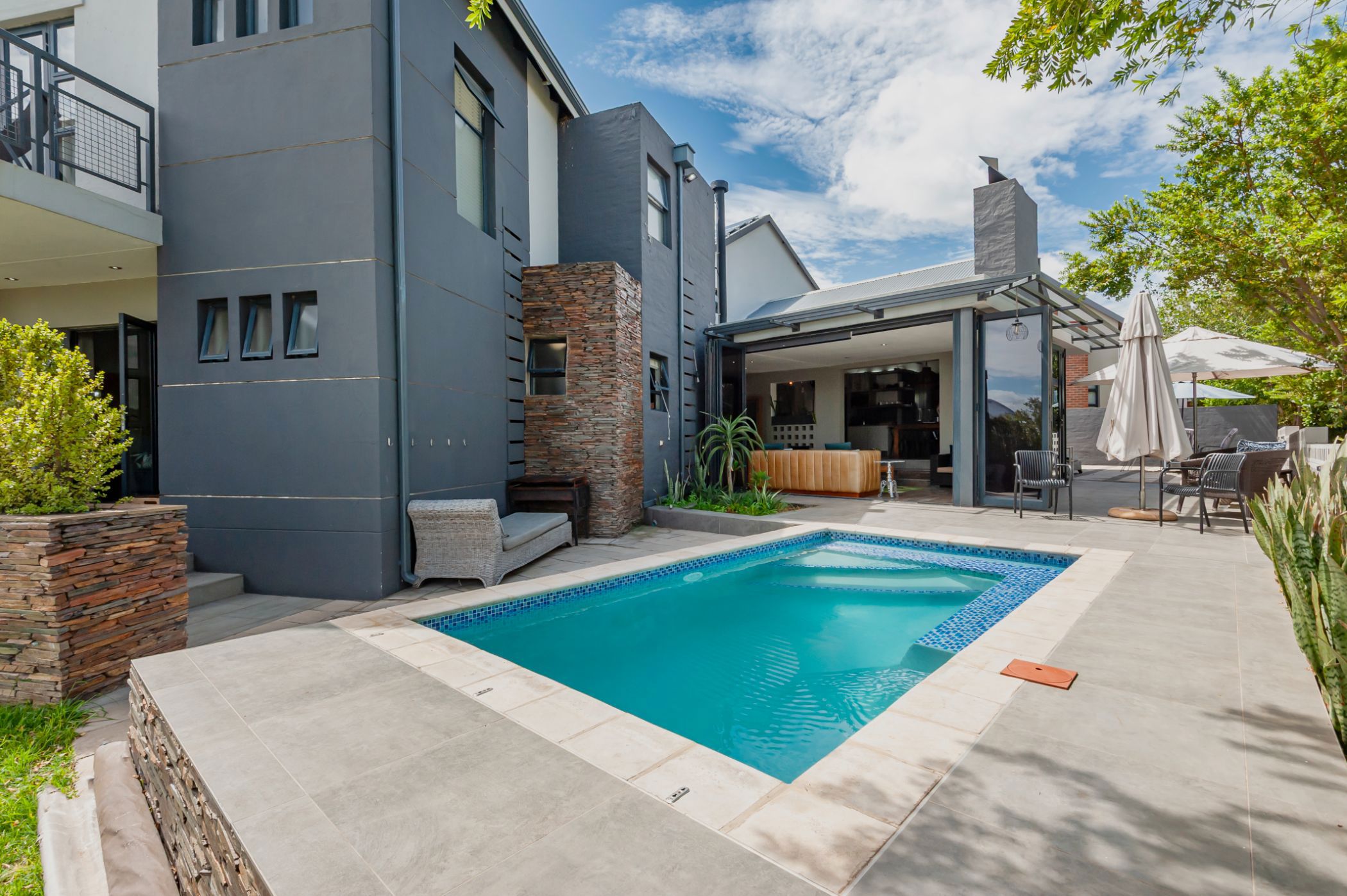 Double-storey house for sale in Copperleaf - 1CU1730985