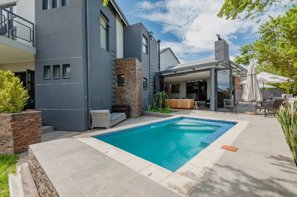 Double-storey house for sale in Copperleaf - 1CU1730985 Double-storey house for sale in Copperleaf - 1CU1730985