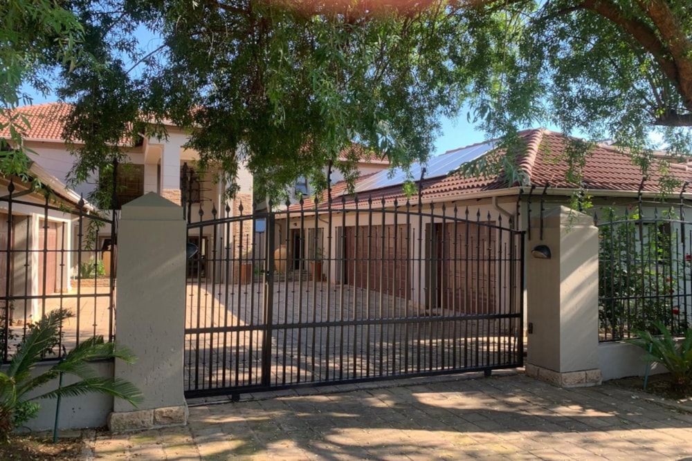 Double-storey house for sale in Modderfontein - BED1727440