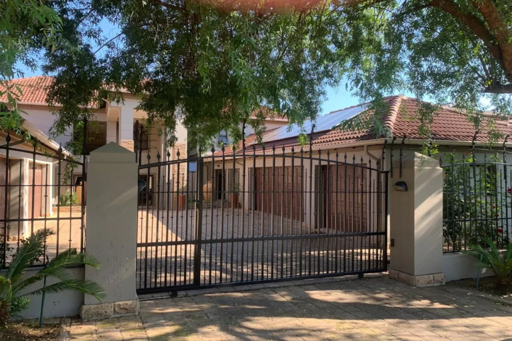 Double-storey house sold in Thornhill Estate - BED1727440 Double-storey house sold in Thornhill Estate - BED1727440