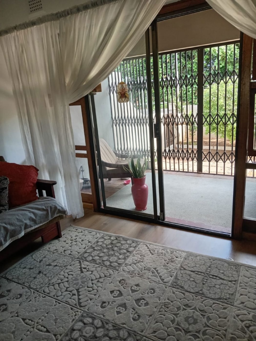 Double-storey apartment for sale in Scottburgh - 1si1735321