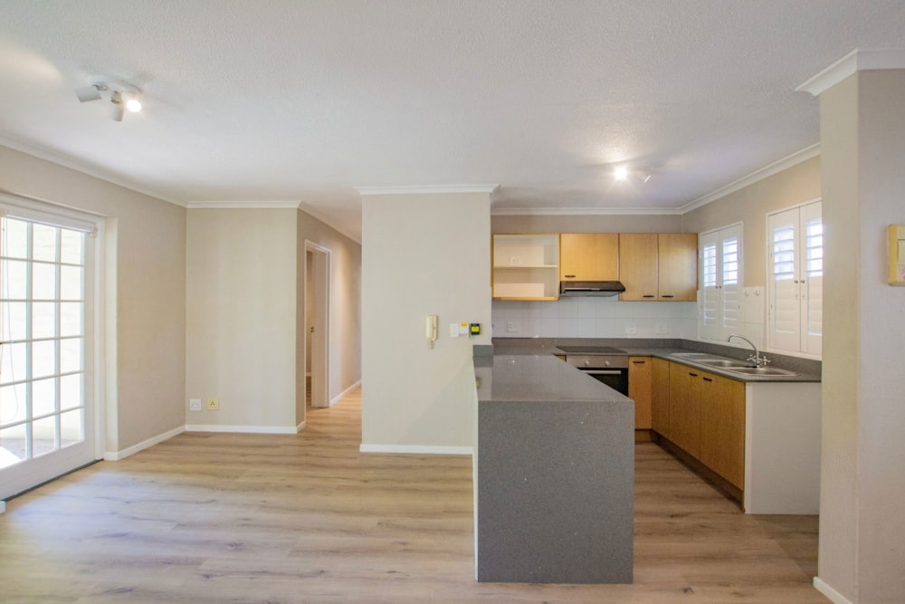 Apartment for sale in Onder Papegaaiberg - ST1733844