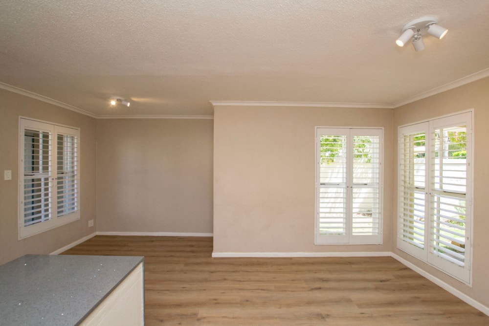 Apartment for sale in Onder Papegaaiberg - ST1733844