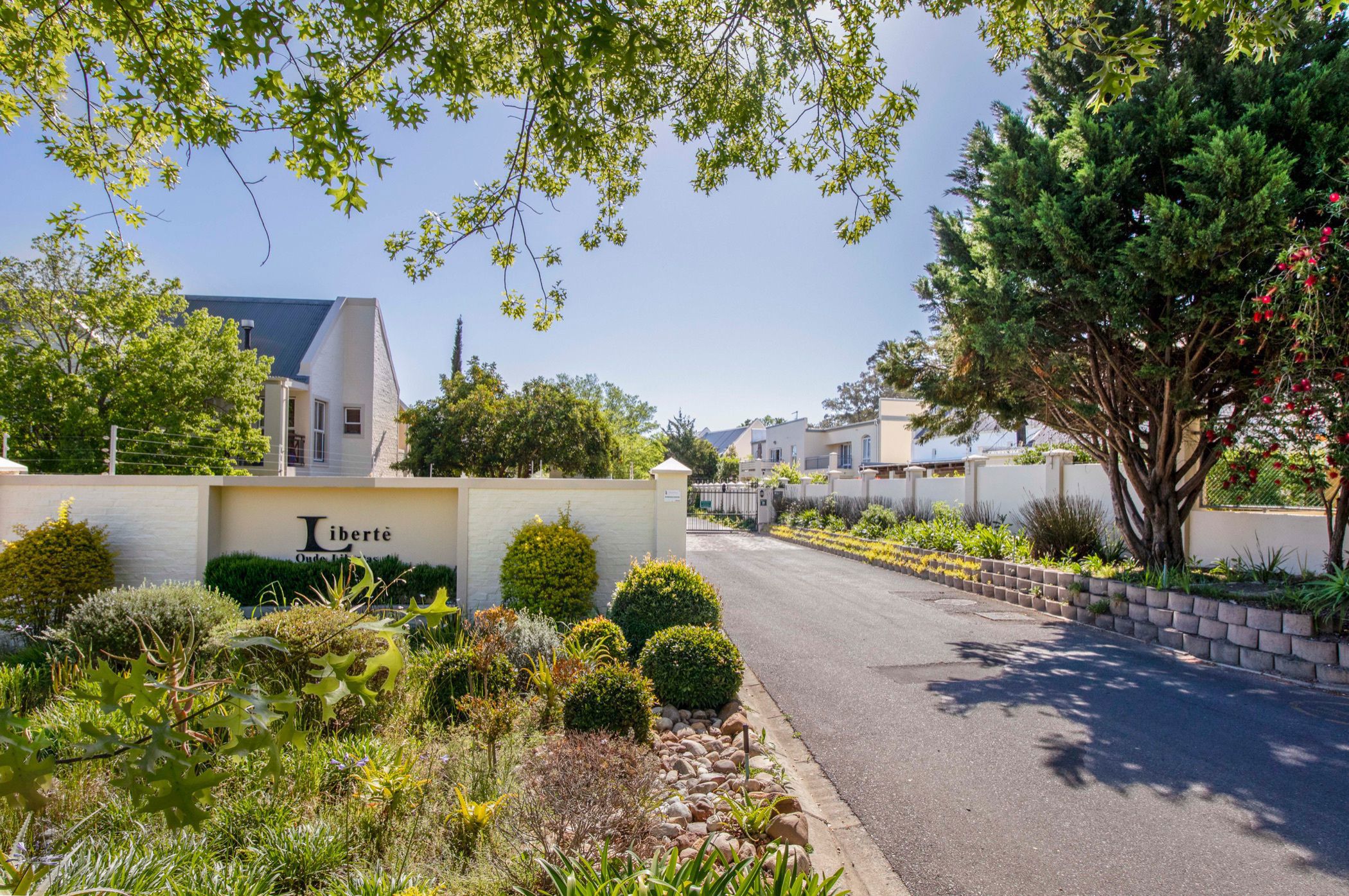 Apartment for sale in Onder Papegaaiberg - ST1733844