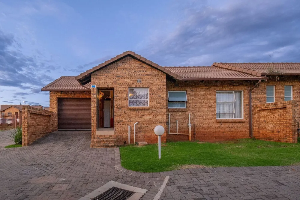 Townhouse for sale in Witpoortjie - RAN1734629 Townhouse for sale in Witpoortjie - RAN1734629