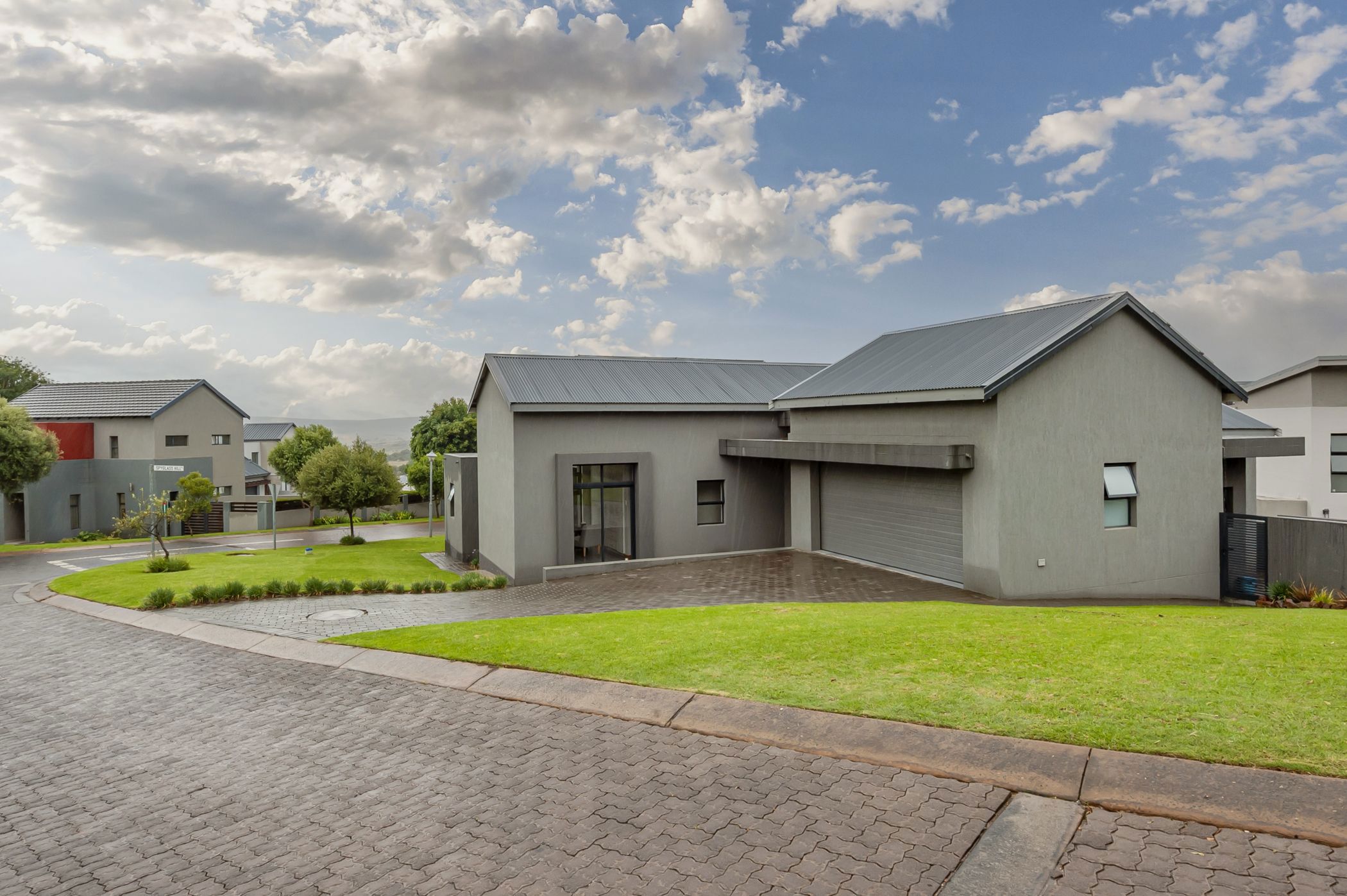 House for sale in Copperleaf - 1CU1733933