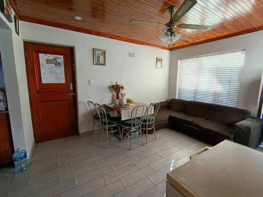 Apartment for sale in Grassy Park - 1OT1734583 Apartment for sale in Grassy Park - 1OT1734583