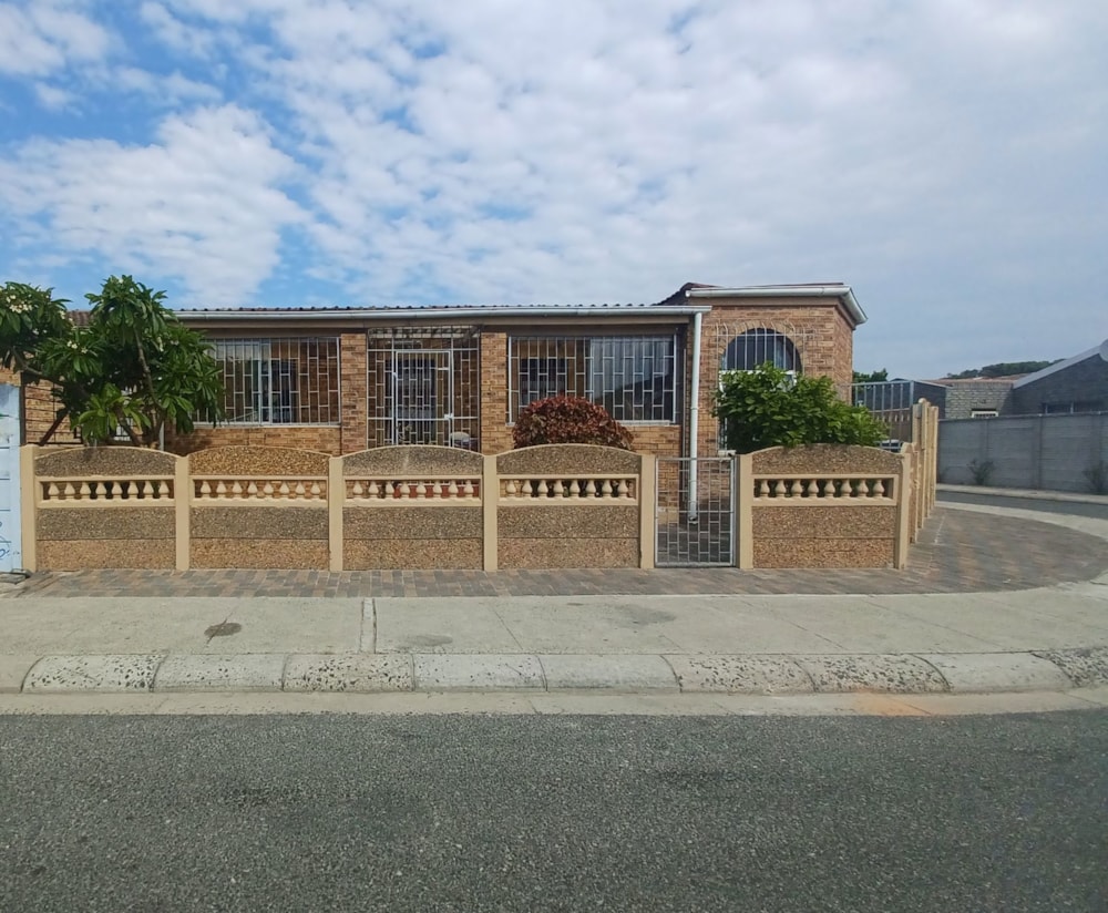 House for sale in Westridge, Mitchells Plain - 1MN1734364