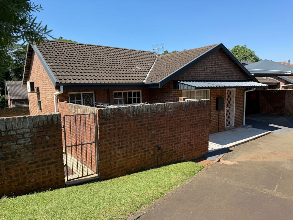 Townhouse for sale in Wembley - 1PM1734704