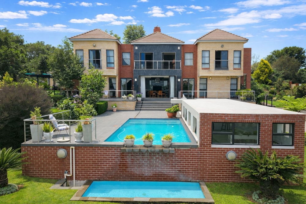 House for sale in Cornwall Hill - CN1733720