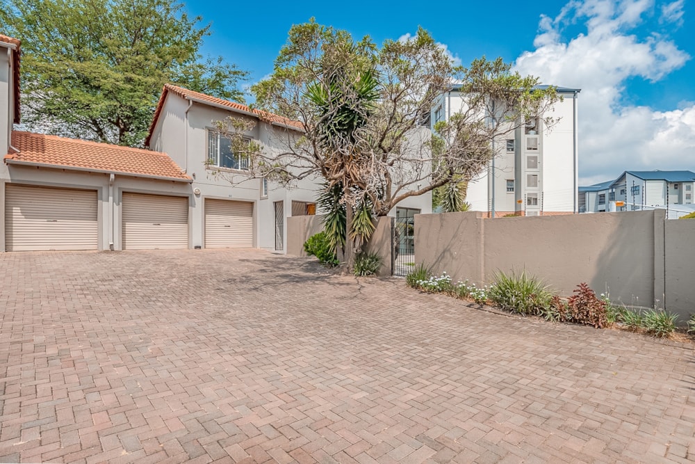 Cluster for sale in Northgate, Randburg - RAN1731642 Cluster for sale in Northgate, Randburg - RAN1731642