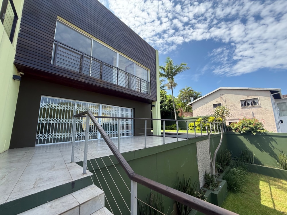 Double-storey house to rent in La Lucia - 1ND1735157